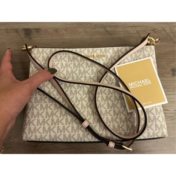 Michael Kors Trisha Medium Logo Crossbody Bag EUC - Picture 16 of 16